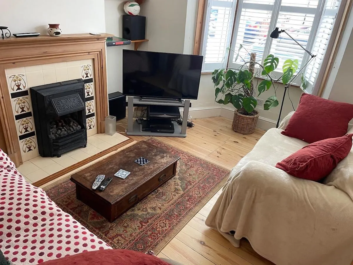 Vicky And Richards Home Cheltenham Apartment